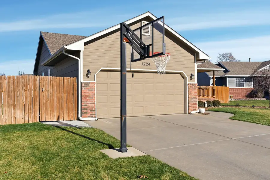 1224 E Ridgeview Ct, Clearwater, KS 67026 - Image #3