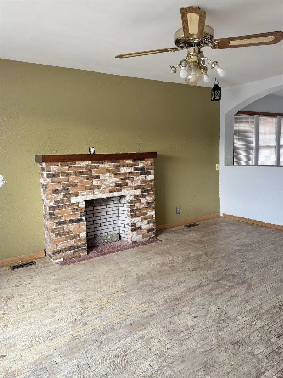 813 W 2nd St, Liberal, KS 67901 - Image #3