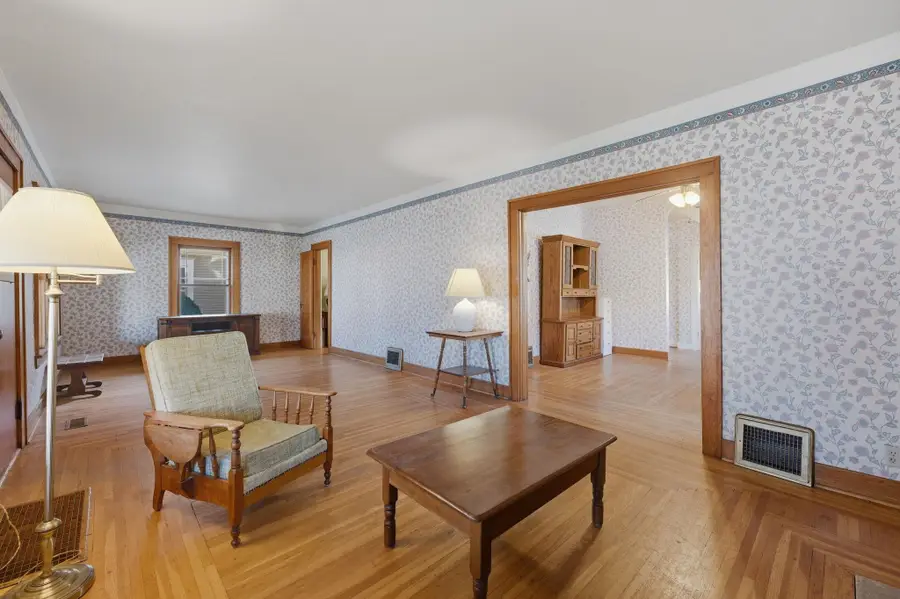 939 N Litchfield Ave, Wichita, KS 67203 - Image #3