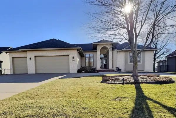 6507 W Briarwood Cir, Wichita, KS 67212