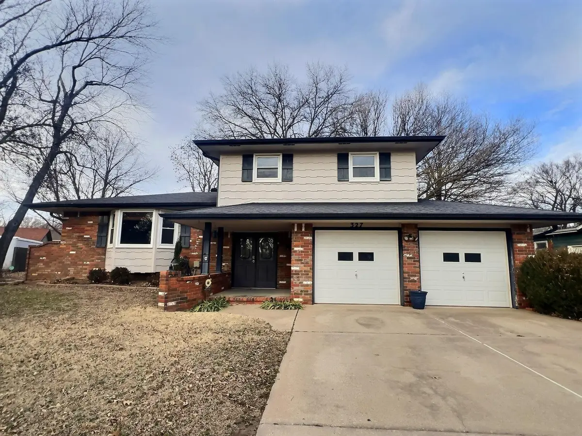 327 N Willow Dr, Derby, KS 67037 - Image #1
