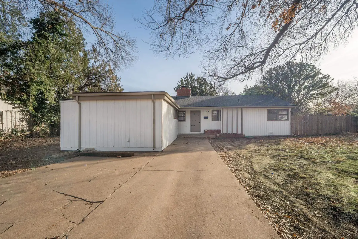 2314 S Crestway St, Wichita, KS 67218 - Image #1