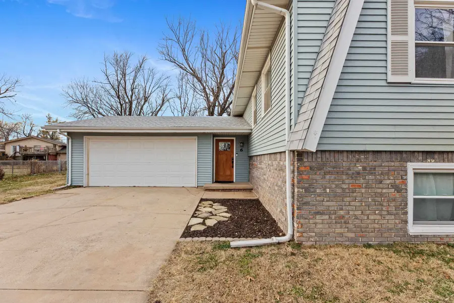 6 N Breeze Ct, Valley Center, KS 67147 - Image #2
