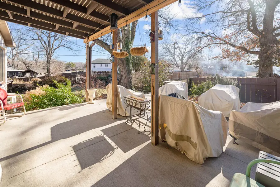 109 S Hilldale Rd, Salina, KS 67401 - Image #2