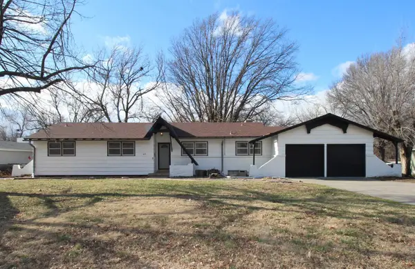 1635 Pennsylvania St, El Dorado, KS 67042