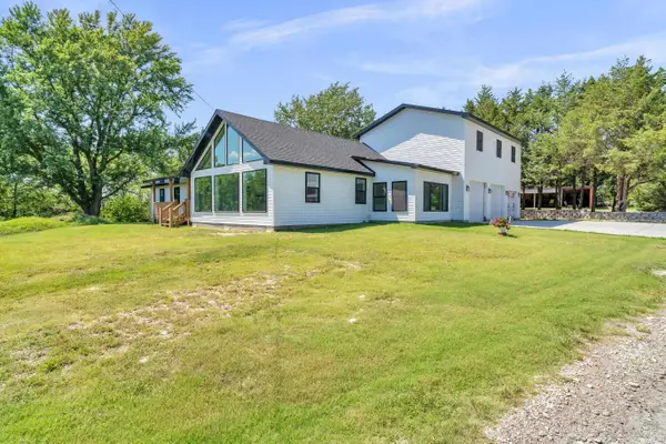 5 Dan Dr, Marion, KS 66861
