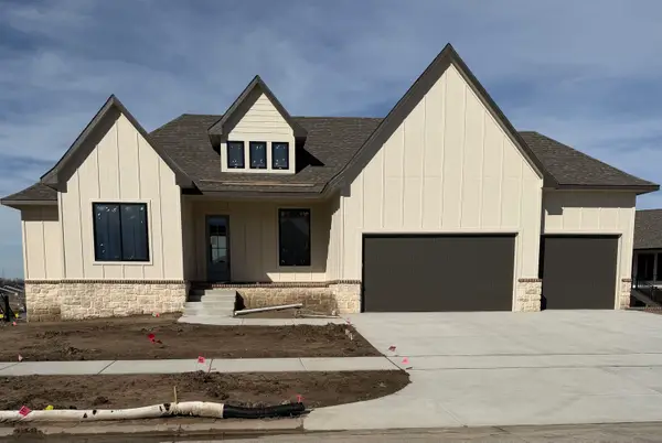 5962 Forbes Ct, Bel Aire, KS 67220