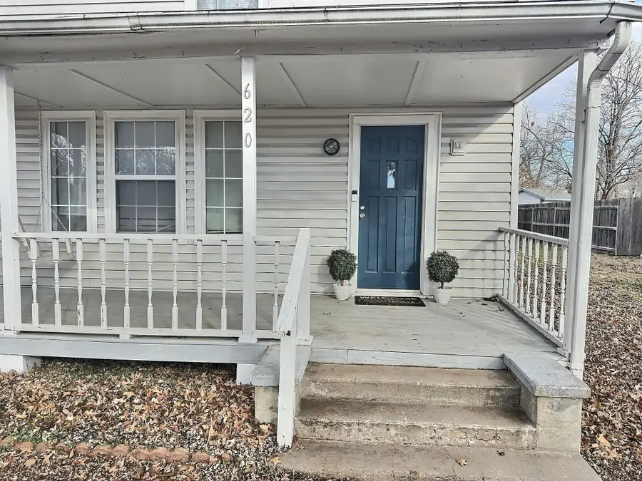 620 E 10th St, Newton, KS 67114 - Image #2
