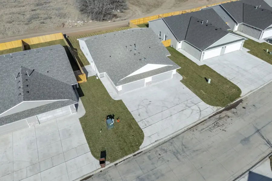 602 Briarbrook Ln, Park City, KS 67147-8955 - Image #3