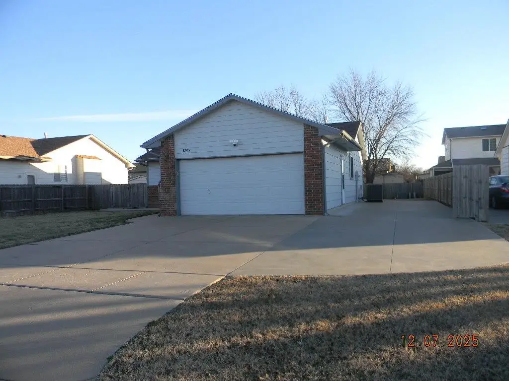 3209 W Graber Cir, Wichita, KS 67217 - Image #1