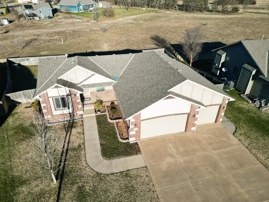 3219 N Emerson St, Derby, KS 67037 - Image #2