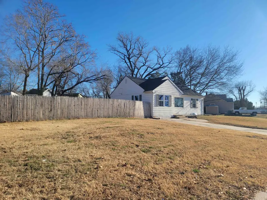 4001 Vesta Dr, Wichita, KS 67208 - Image #3