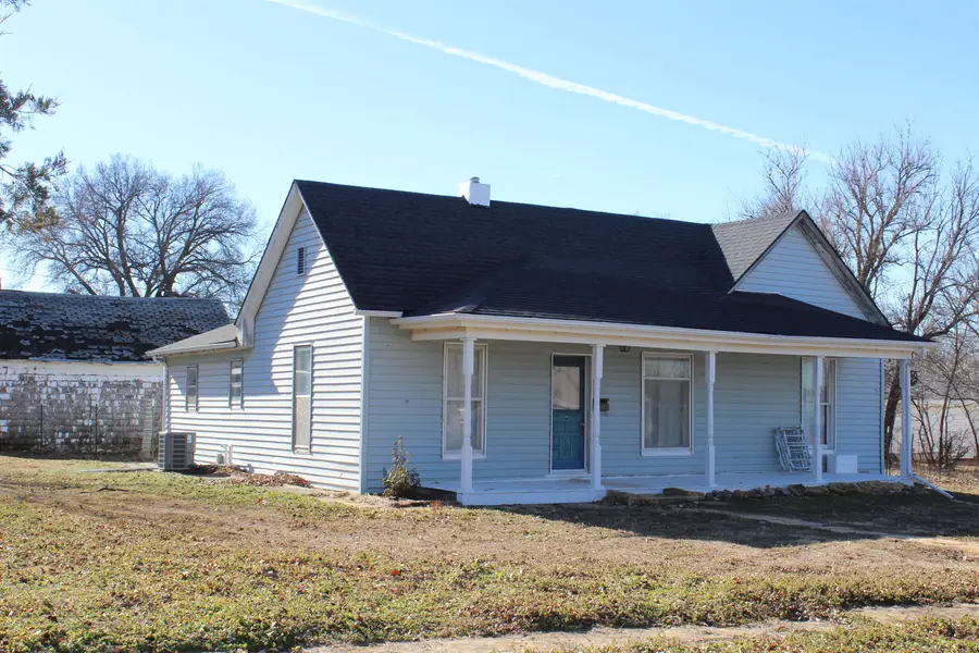 213 E Lost, Lincoln, KS 67455 - Image #2