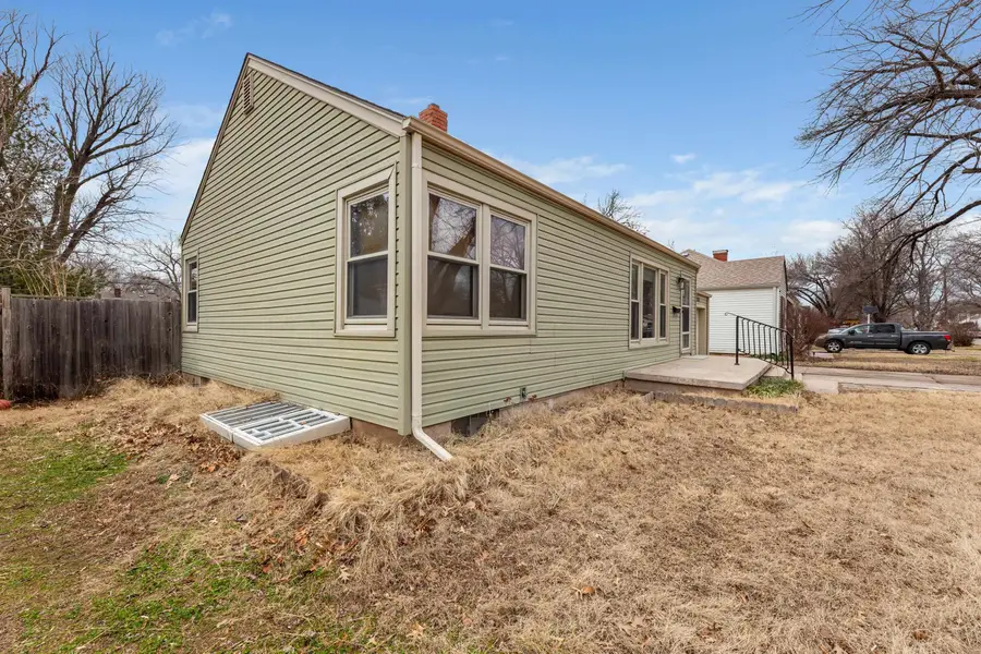 2131 S Terrace Dr, Wichita, KS 67218 - Image #2