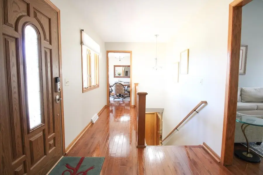 320 Seitz Dr, Salina, KS 67401 - Image #2