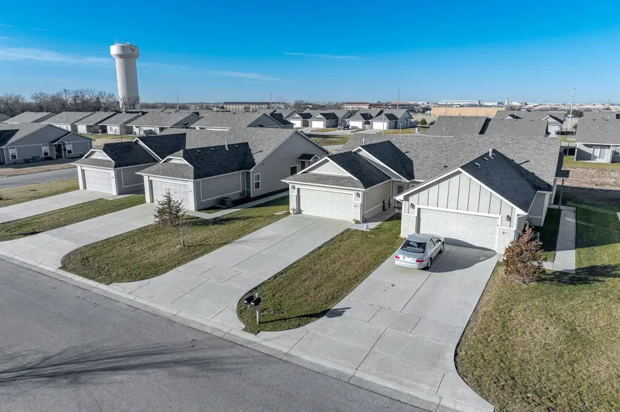 8110-8112 E 34th Ct S, Wichita, KS 67210 - Image #2