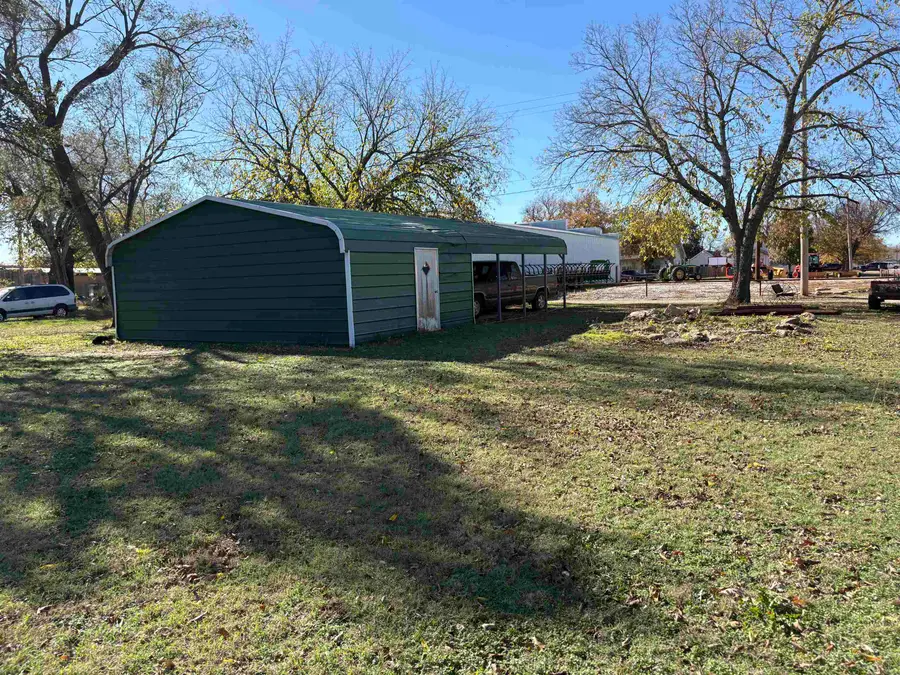 121 N Chisholm St, Caldwell, KS 67022 - #2