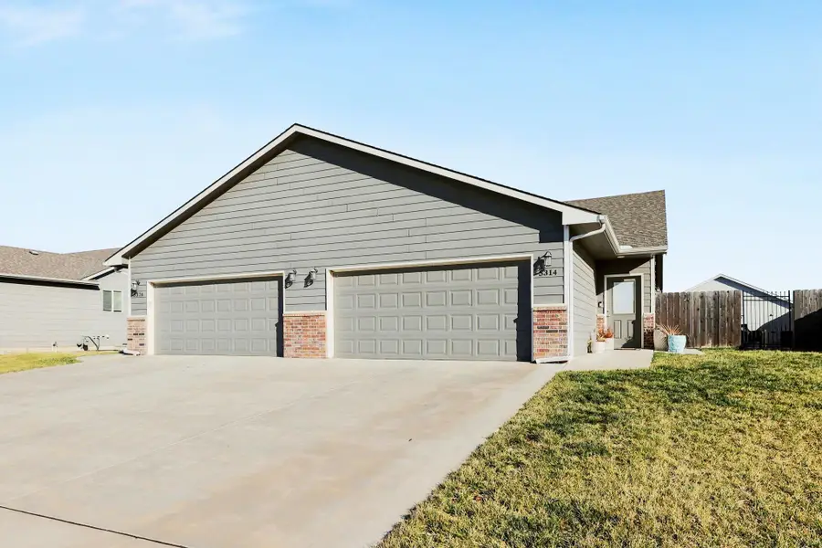 5314 N Cypress St, Bel Aire, KS 67226 - Image #2