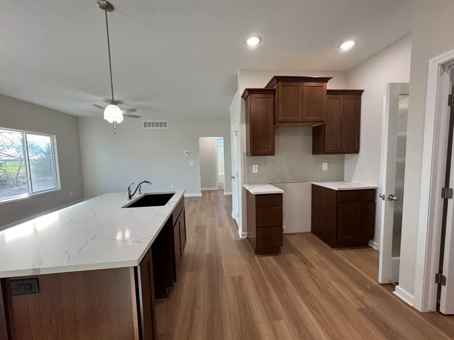 907 W 17th, Harper, KS 67058 - Image #3