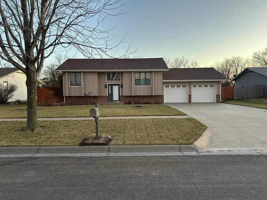 211 Wollmann St, Moundridge, KS 67107 - Image #3