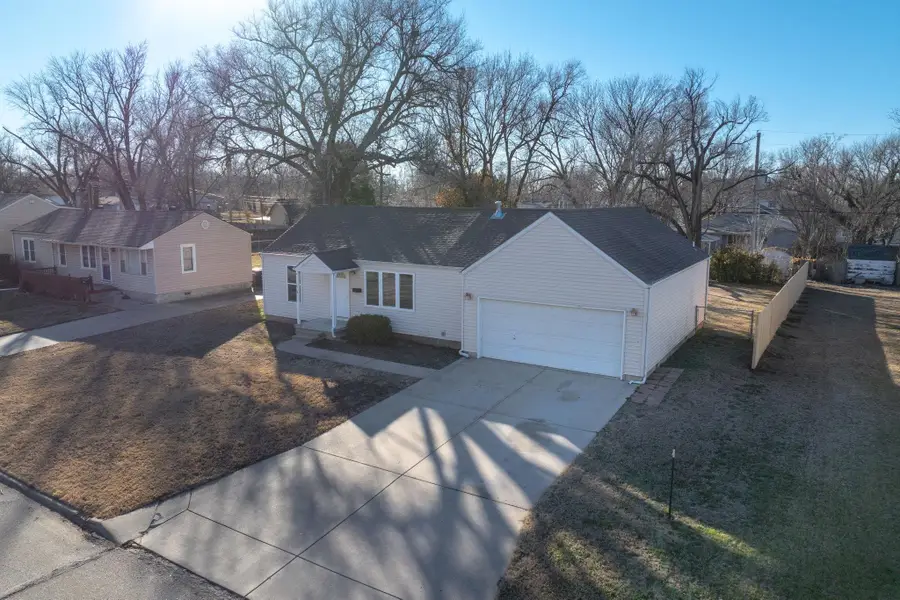 1619 Robbins, Augusta, KS 67010 - Image #3
