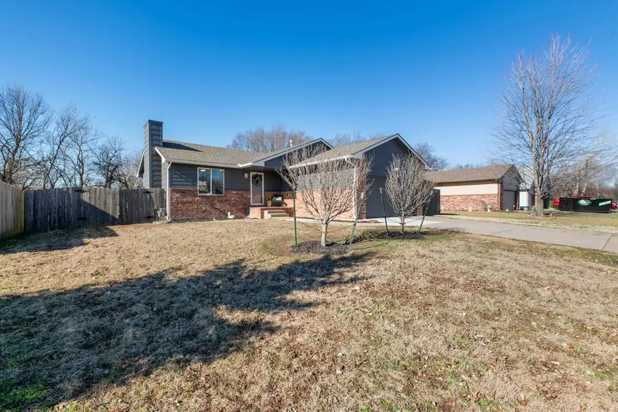 1609 N Prairie Run Cir, Mulvane, KS 67110 - Image #2