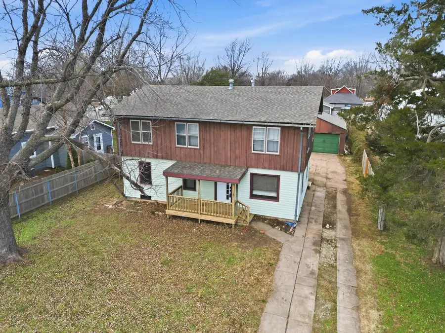 131 S Prospect Ave, Clearwater, KS 67026-2601 - Image #2