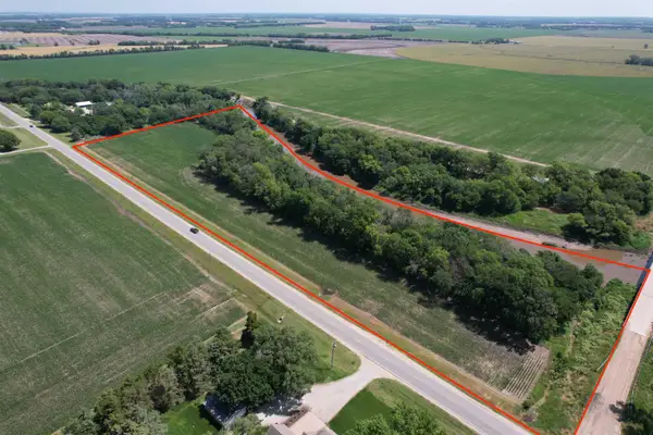 000 N Ridge Rd, Valley Center, KS 67147