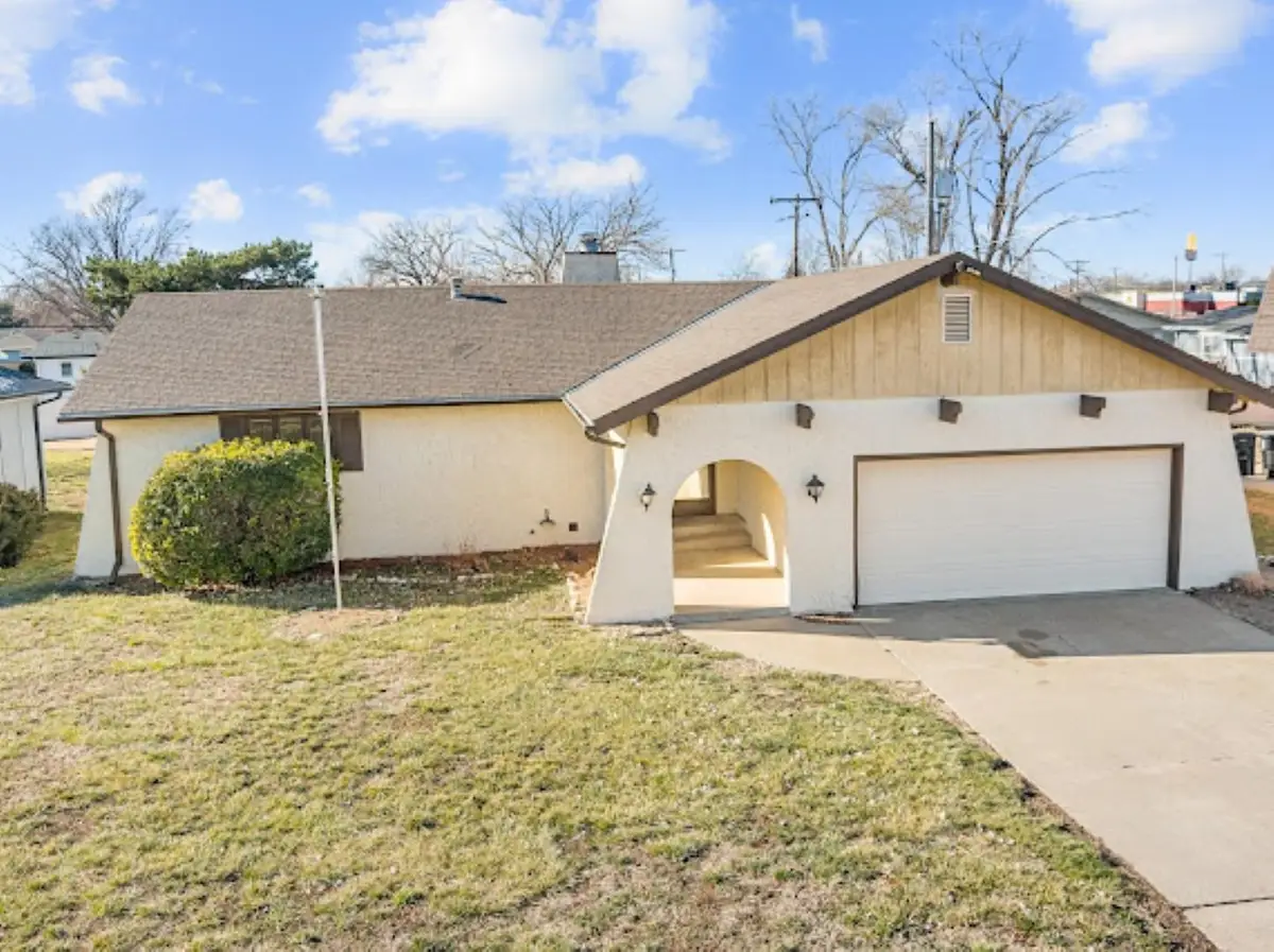 730 Moundview Ave., Salina, KS 67401 - Image #1