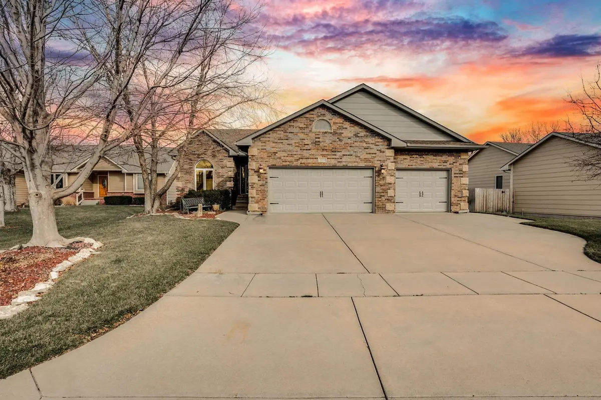 10118 W Bella Vista Ct, Wichita, KS 67212 - Image #1