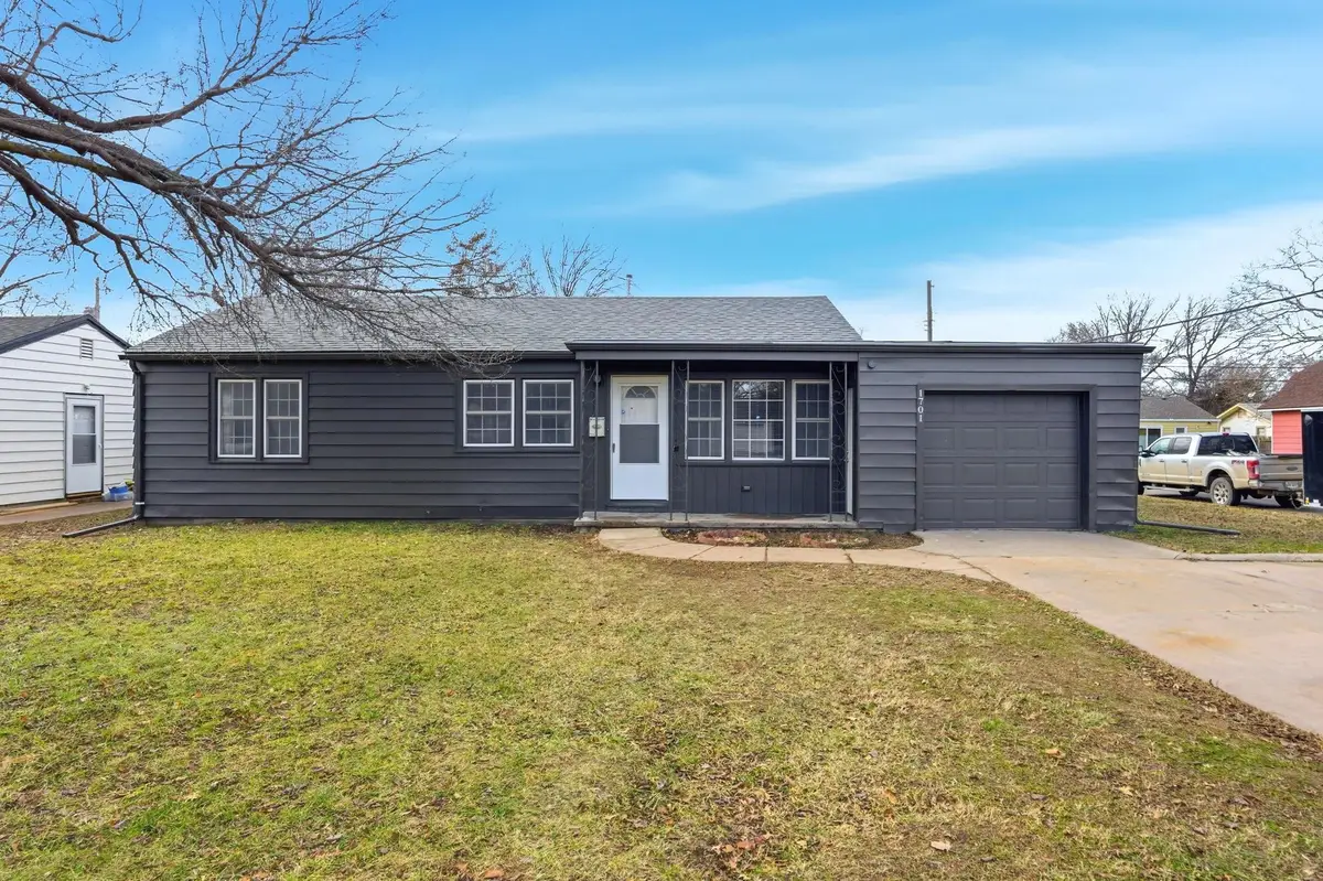 1701 S Roanoke Dr, Wichita, KS 67218 - Image #1