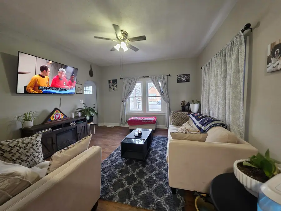 431 E 9th St, Newton, KS 67114 - Image #2