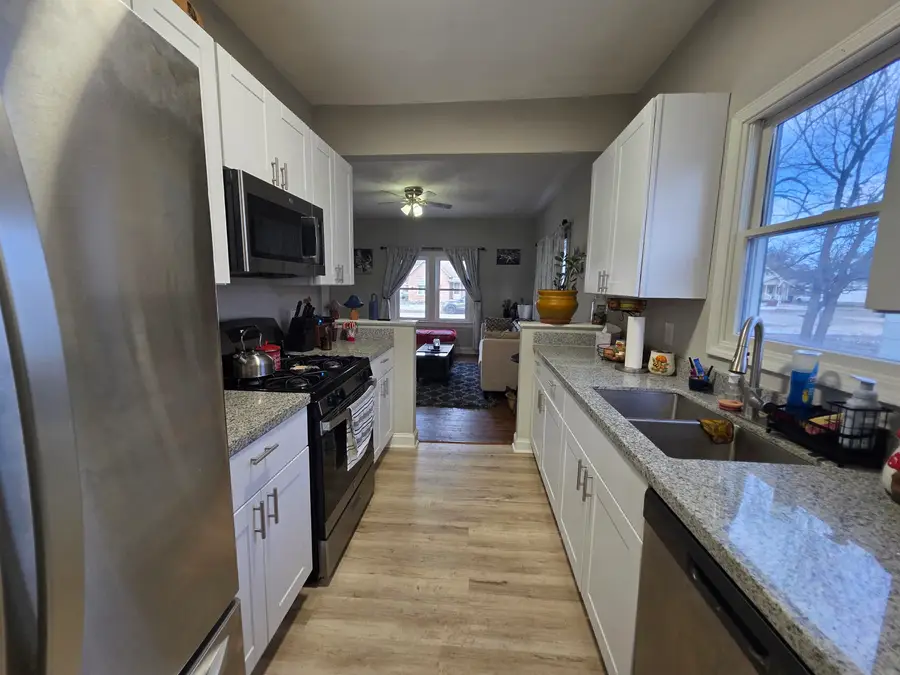 431 E 9th St, Newton, KS 67114 - Image #3