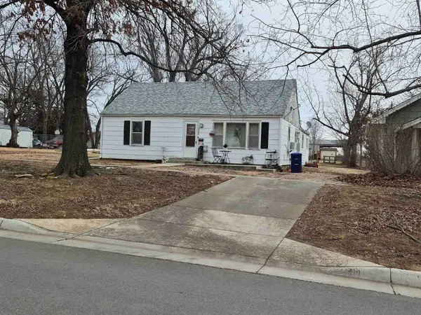 1308 N Main St, Eureka, KS 67045