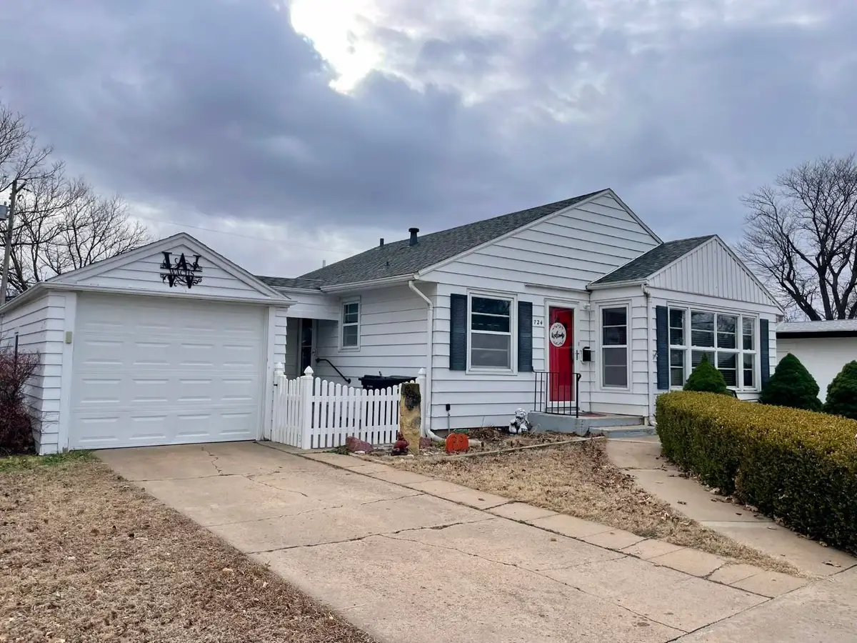 724 E Republic Ave, Salina, KS 67401 - Image #1