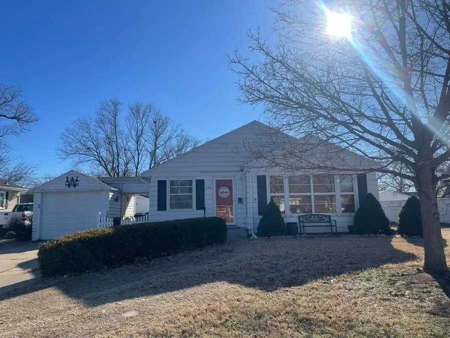724 E Republic Ave, Salina, KS 67401 - Image #2