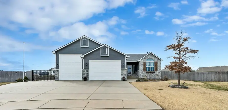 2723 E Fairchild Ct, Park City, KS 67219 - Image #2