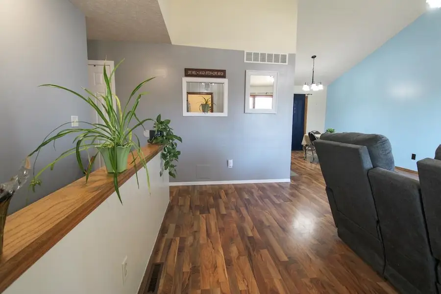 1060 Courtney Dr, Salina, KS 67401 - Image #2