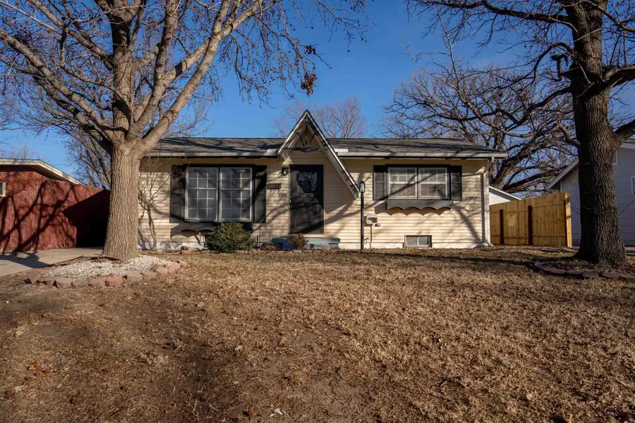 2048 N Mccomas St, Wichita, KS 67203 - Image #2