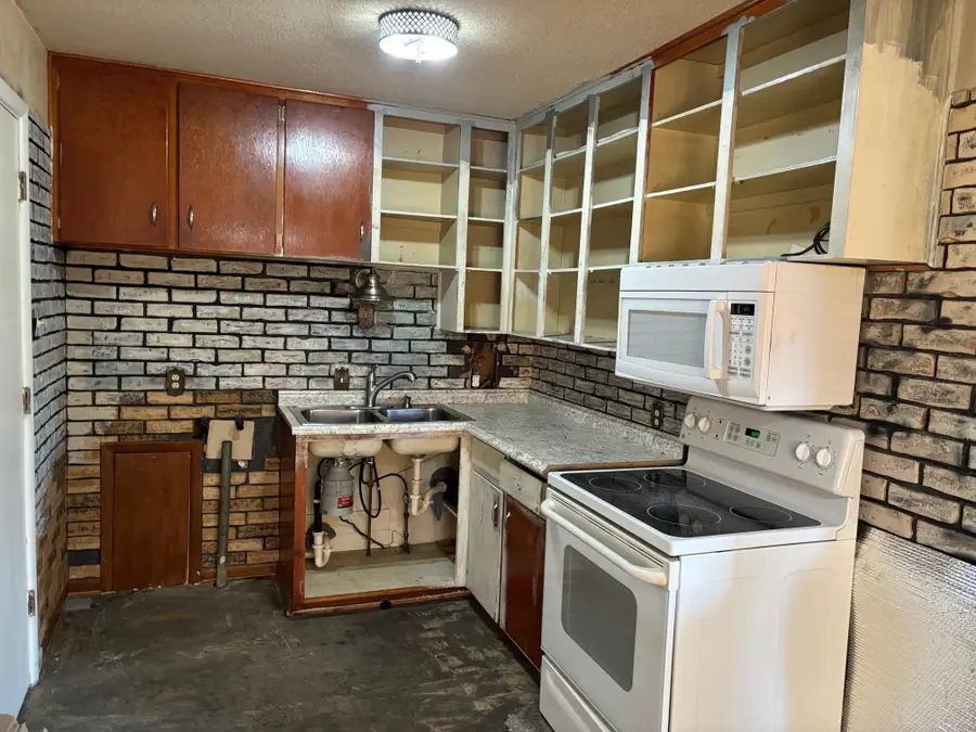 634 N Clayton, Wichita, KS 67203 - Image #3