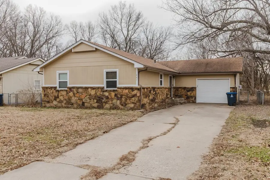 601 W 12th Ave, El Dorado, KS 67042 - #2