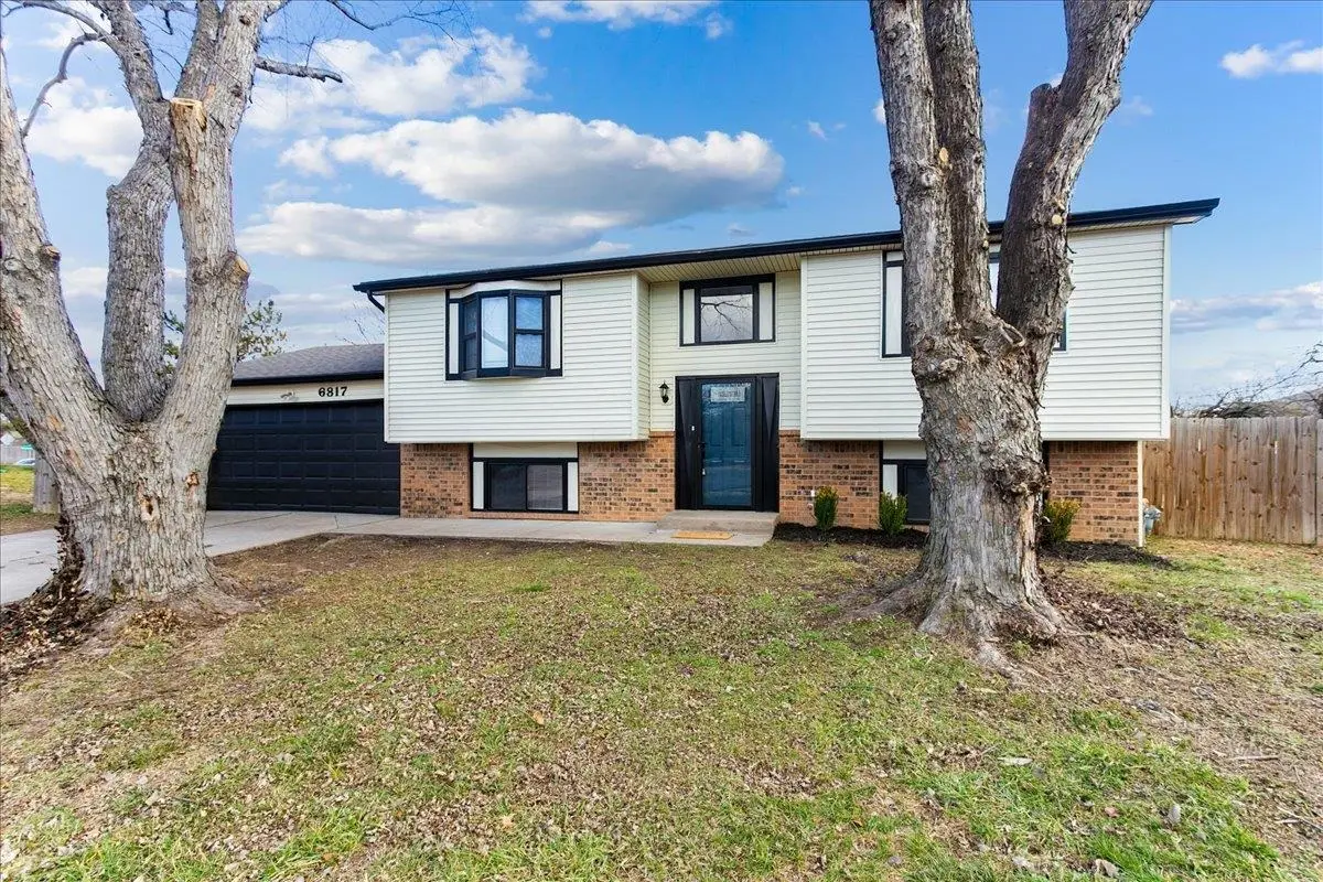 6817 E Winterberry Cir, Wichita, KS 67226 - Image #1