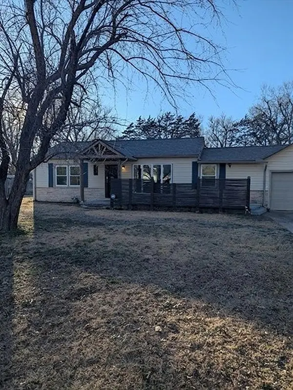 213 Van Arsdale Ave, Haysville, KS 67060