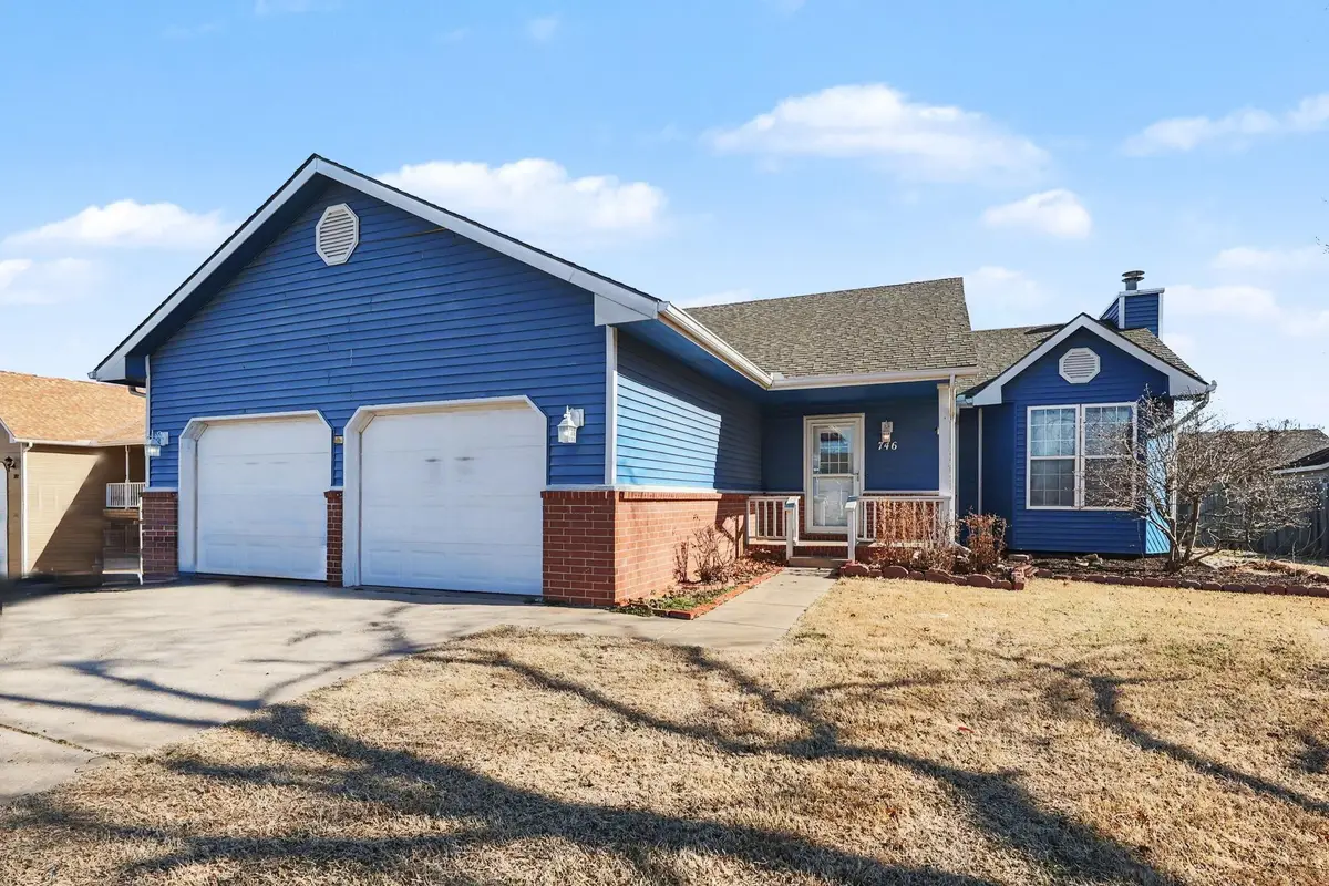 746 E Karla Ct, Haysville, KS 67060 - #1