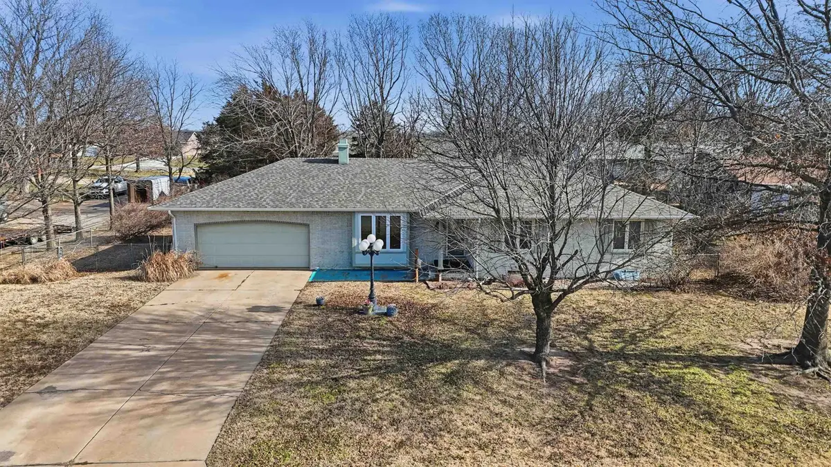 209 W Garnett Ct, Garden Plain, KS 67050 - Image #1