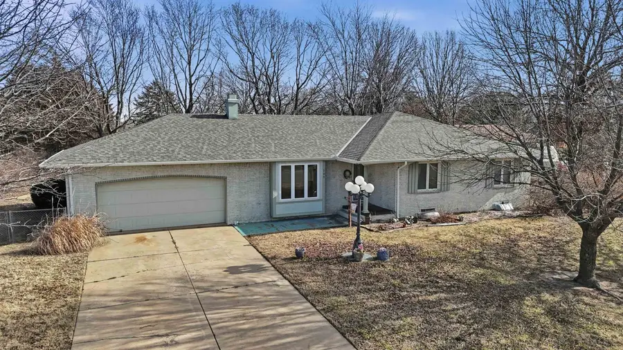 209 W Garnett Ct, Garden Plain, KS 67050 - Image #2