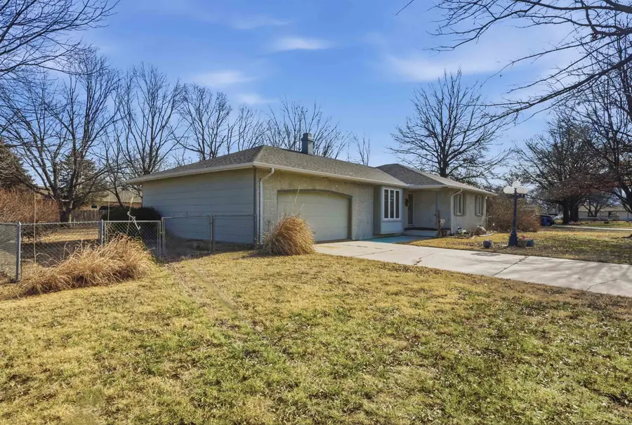 209 W Garnett Ct, Garden Plain, KS 67050 - Image #3