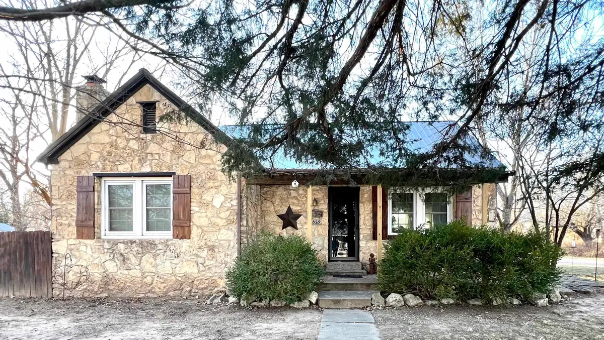 1825 N 9th, Arkansas City, KS 67005 - Image #1