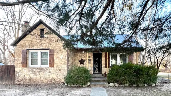 1825 N 9th, Arkansas City, KS 67005