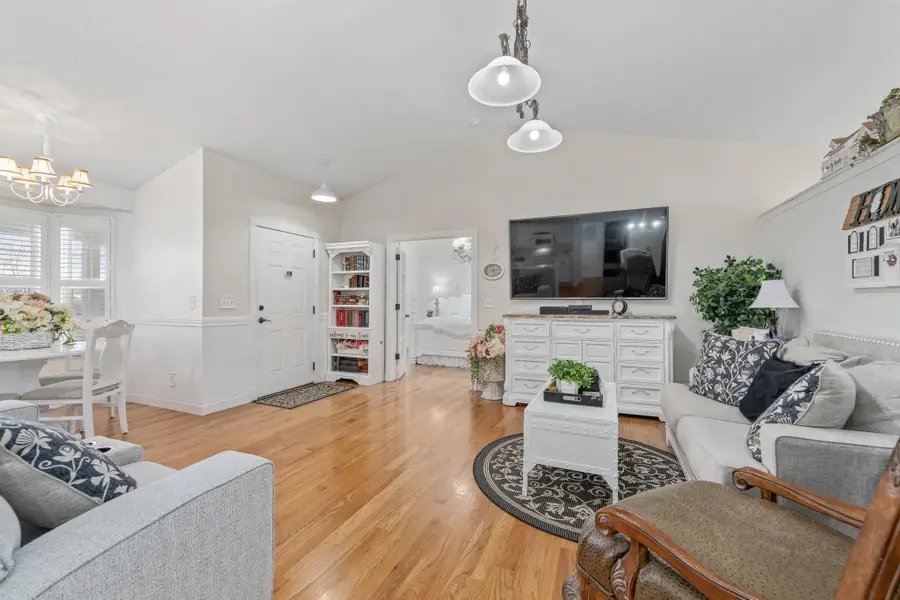 10406 W Dallas Circle, Wichita, KS 67215 - Image #2